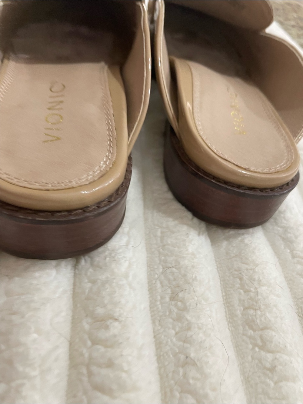 Vionic like new Beige Patent leather Reagan Tassel Mule Loafers size 8 - Picture 6 of 6